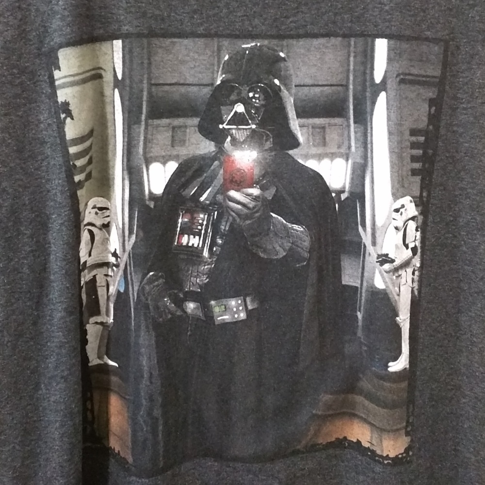 Star Wars Large Darth Vader selfie T shirt.